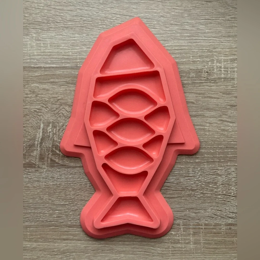 Fishie Fun Cat Feed Mat - Catstages 🐠🐈🐟🐈‍⬛